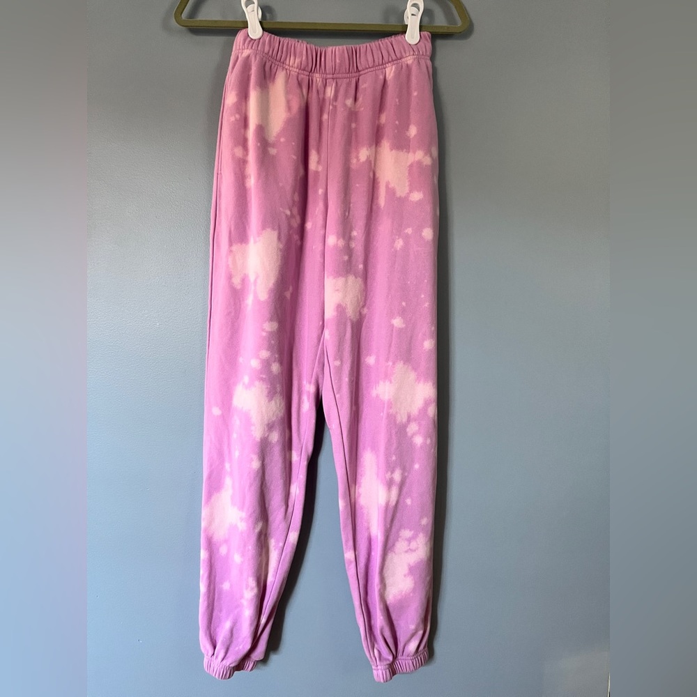 Wild Fable NWOT pink sweat pants size small. Never worn but missing tags.